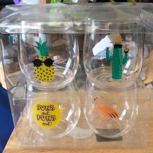 Stemless Summer 14 Ounce Plastic Wine Glasses